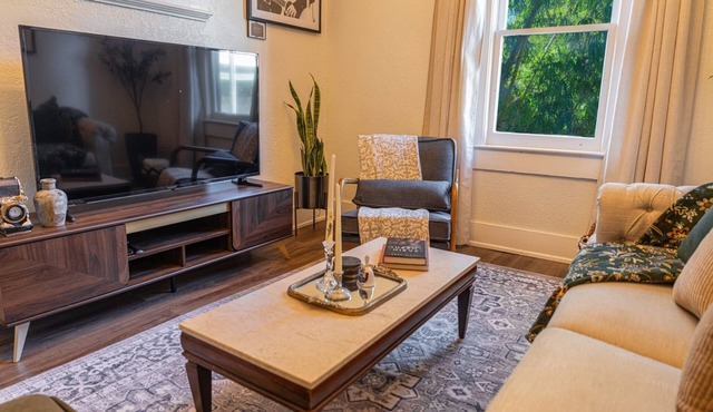 2-bedroom apartment in excellent location DT Orlando, lake Eola, with WiFi, AC