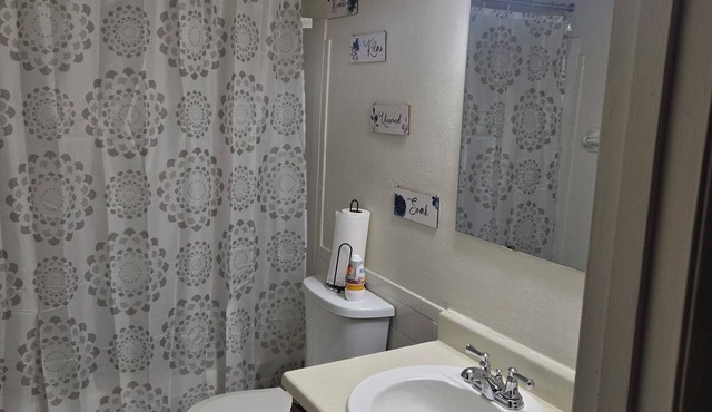 2-bedroom apartment in awesome West County with AC, Fitness Room and Laundry