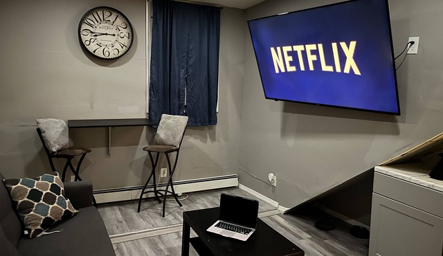 2 bedroom apartment near airport