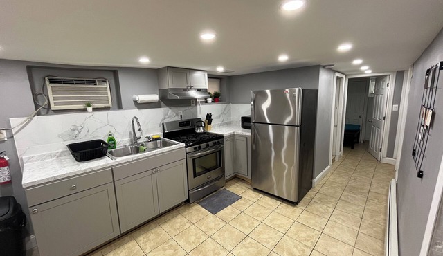 2-bedroom apartment near AirPort