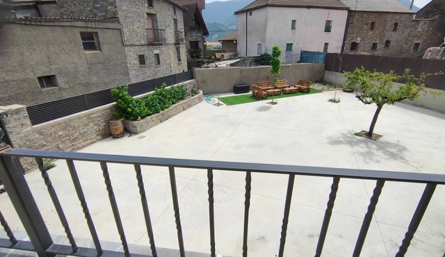 2 bedroom apartment near ski Panticosa Formigal Pyrenees Aragon