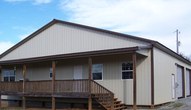 2 bedroom apartment near the Tennessee River