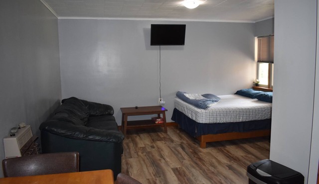 2 Bedroom Apartment Situated at the Heart of Promised Land State Park