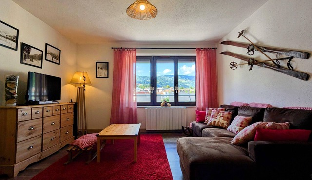 2-bedroom apartment, up to 6 guests, near ski resorts, downtown Cornimont