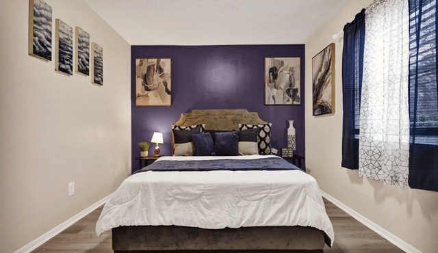 2-bedroom apartment in peaceful Birmingham with AC and fitness room