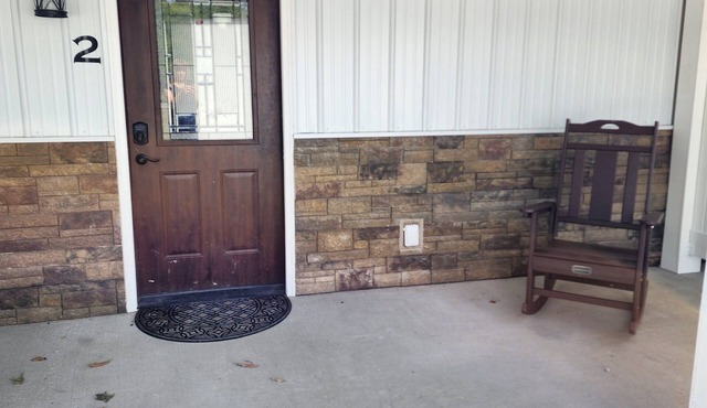 2-bedroom apartment just 15 minutes drive to Southern Illinois University
