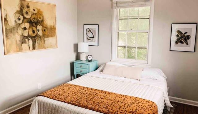 2-bedroom apartment in delightful Evansville with AC & Modern Amenities