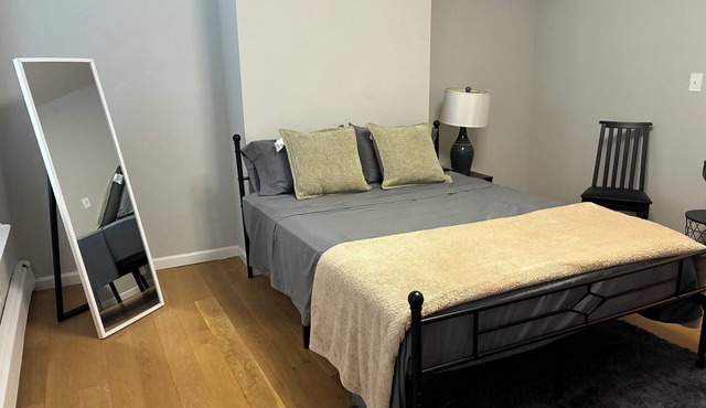 2-bedroom apartment in terrific Jersey City with AC minutes from New York City