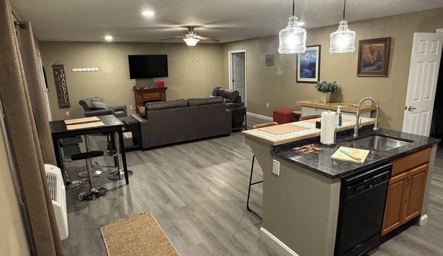 2-bedroom apartment in Jones Mill near Seven Springs and Hidden Valley