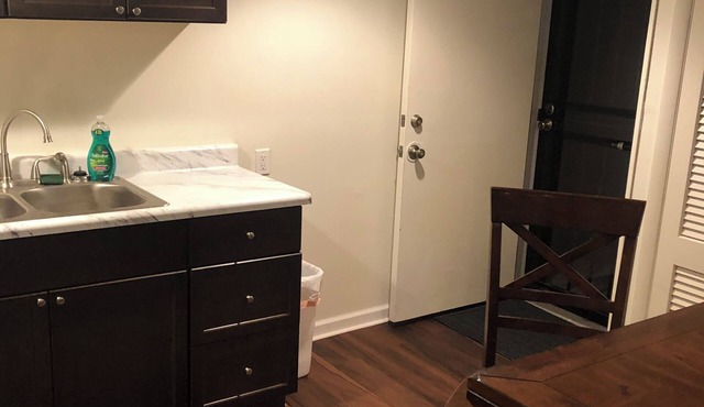 2-bedroom apartment in charming Louisville, close to Churchill Downs