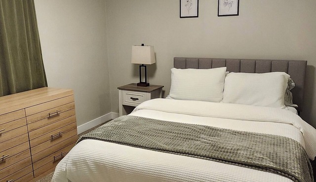 2 bedroom apartment in the beautiful Middlefield countryside!