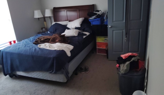 2 bedroom apartment for rent, Great Location minutes to Churchill Downs.