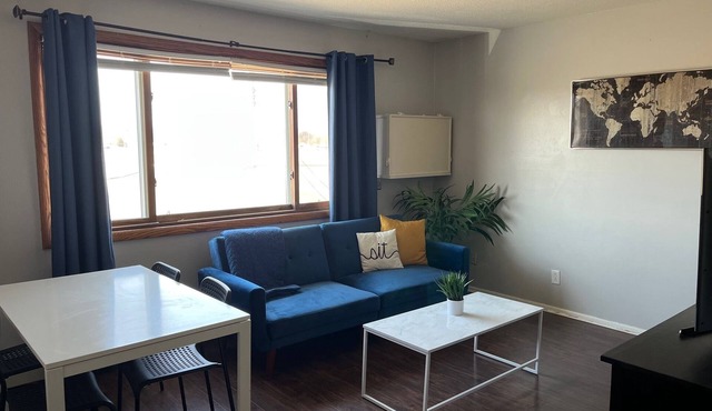 2 Bedroom Apartment near airport MOA - Top level