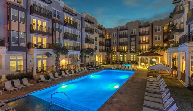 2-bedroom apartment in the heart of La Cantera near Six Flags
