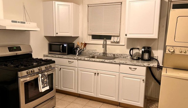 2-bedroom apartment with AC in Somerville