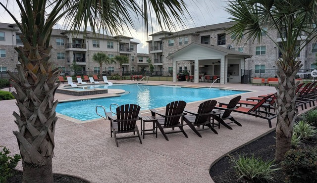 2-bedroom apartment in brilliant Texas City with fitness room, AC, WiFi