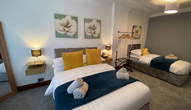 2 bedroom Apartment | Wifi | Workspace