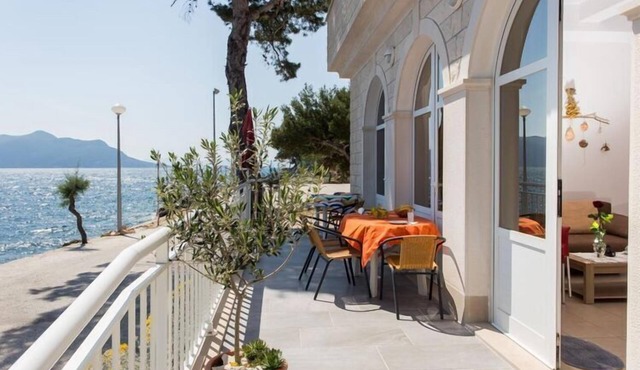 2 bedroom apartment with Sea view