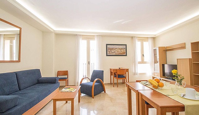 2 Bedroom apartment with balcony. VIV 22