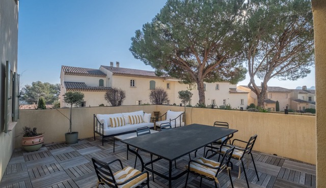 2 BEDROOM APARTMENT WITH LARGE TERRACE (N°558)