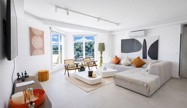 2-bedroom apartment with beautiful sea views