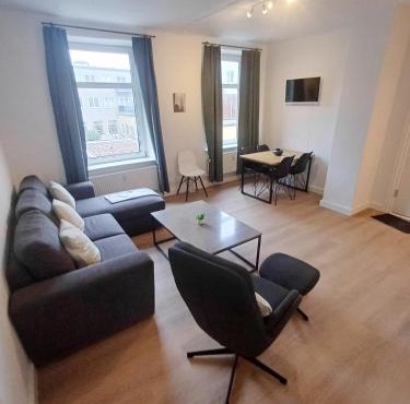 2 bedroom apartment with Free private parking