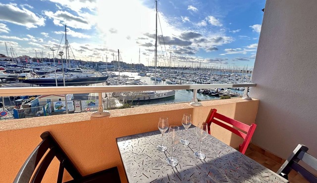 2-Bedroom Apt Cabin, Parking, Pets Allowed - Cap d'Agde