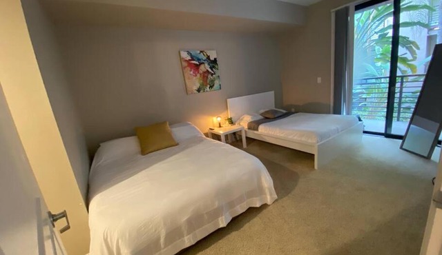 2 bedroom Apt in LA by Universal Studios