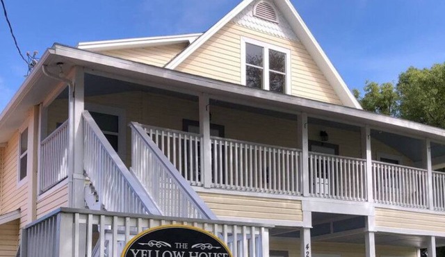2 Bedroom Apt Overlooking Dunedin Town Square