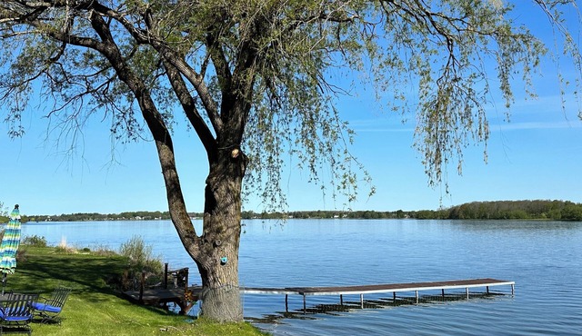 2-bedroom apt. Riverfront w ACWiFi and STUNNING views of the St Lawrence River