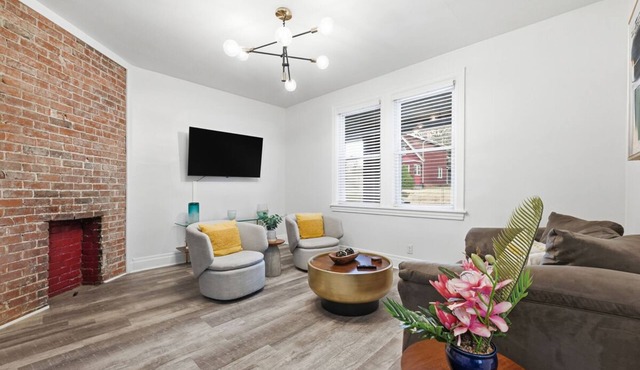 2 Bedroom Apt. - Stylish, Modern, and Convenient!