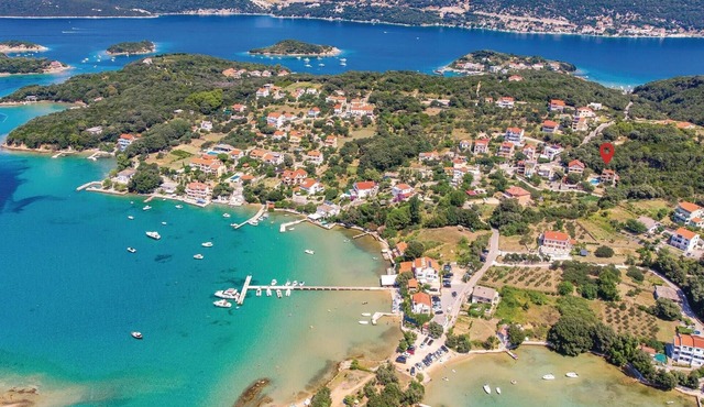 2 bedroom awesome apartment in Supetarska Draga