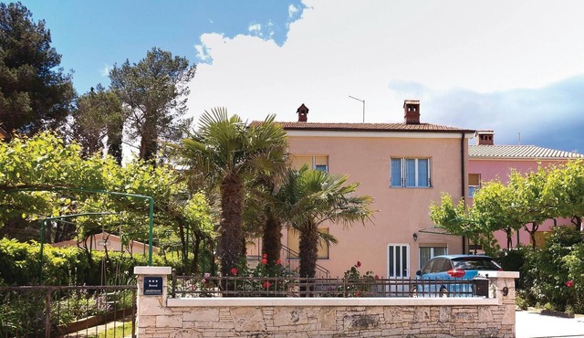2 bedroom awesome apartment in Fazana