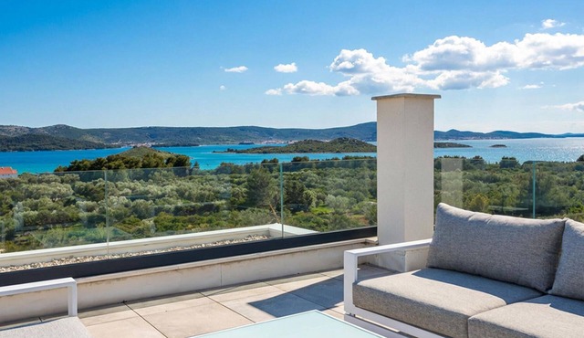 2 bedroom awesome apartment in Turanj