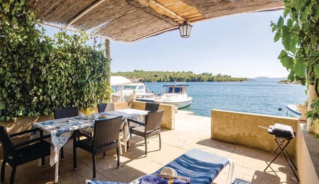 2 bedroom awesome apartment in Slano