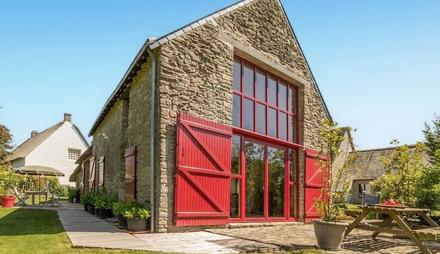 2 bedroom awesome home in Saint Lyphard