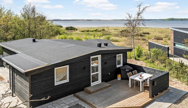 2 bedroom awesome home in Højslev