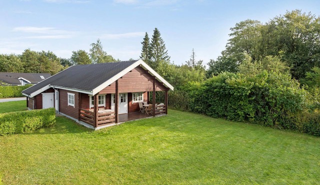 2 bedroom awesome home in Hovborg