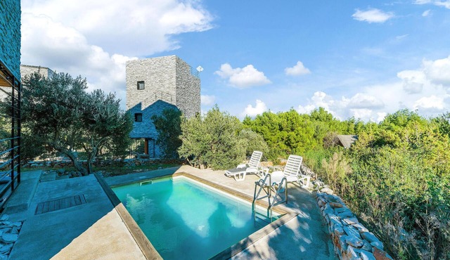 2 bedroom awesome home in Dragove