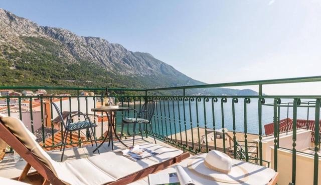 2 bedroom awesome home in Podgora