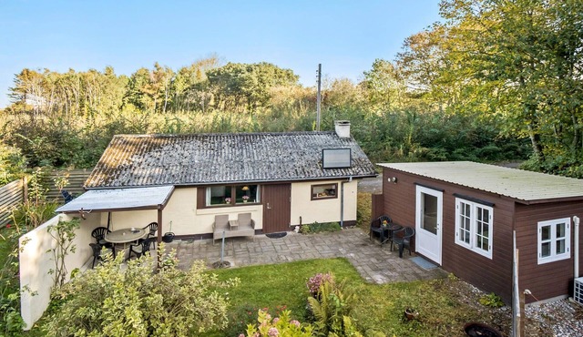 2 bedroom awesome home in Haarby