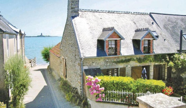 2 Bedroom Awesome Home In Morsalines