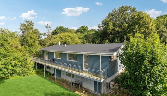 2 bedroom awesome home in Give