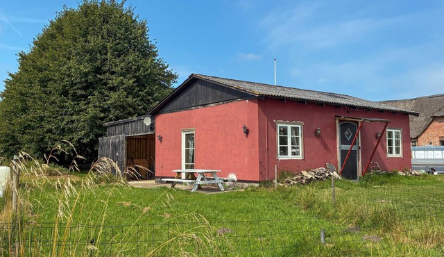 2 bedroom awesome home in Højer