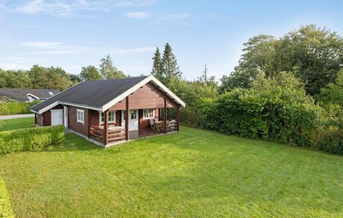 2 Bedroom Awesome Home In Hovborg