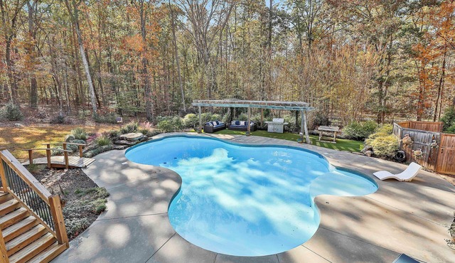 2-bedroom basement farmhouse suite nearby to Trillith Studios and Peachtree City