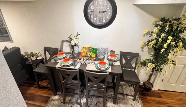2 bedroom basement with private entrance, 11m to DIA and 1m to Gaylord Rockis