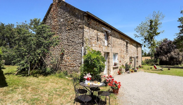 2 bedroom beautiful home in Andouillé-Neuville