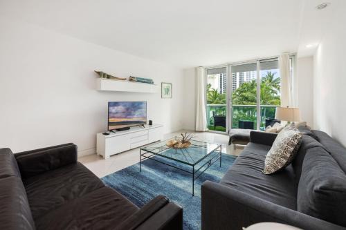 2-Bedroom Beach Condo in Sunny Isles