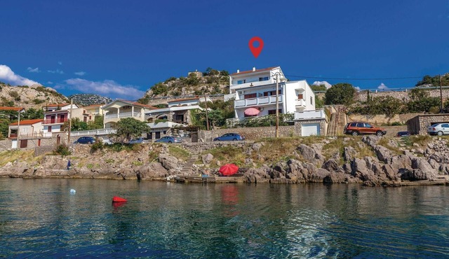 2 bedroom beach front apartment in Sveti Juraj